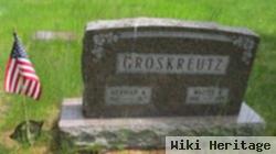 Walter R Groskreutz