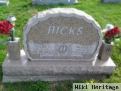 Wallace E Hicks