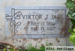 Viktor J Jahl