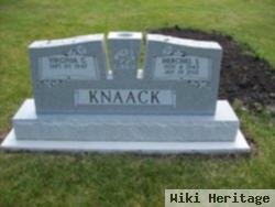 Herchel L Knaack