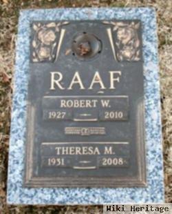 Robert W Raaf