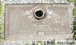 Bettie Lou Smelser Young