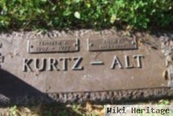 Ruth E Alt Kurtz