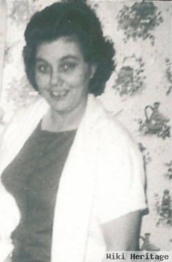 Virginia Edna Wellbaum Mills