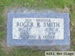 Roger R Smith