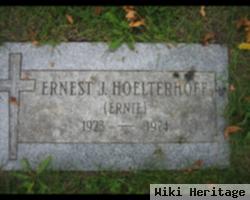 Ernest J "ernie" Hoelterhoff