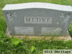 Helen Illar Medve