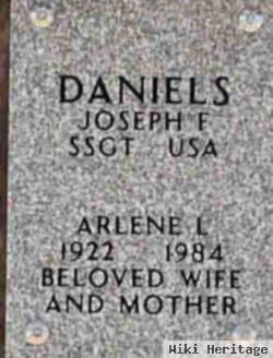 Arlene L Daniels