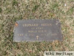 Leonard D Heizer