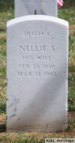 Nellie S Pearsall