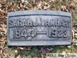 Sarah J Vanhart