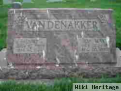 Henry Van Denakker