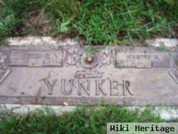 Myrtie Mae Leach Yunker