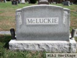 William T Mcluckie