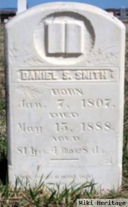 Daniel S Smith