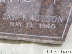 Janet L. Knutson Behrens