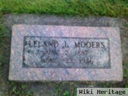 Leland L Mooers