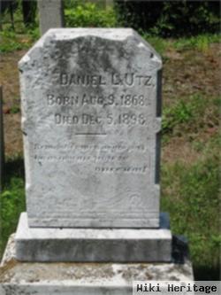 Daniel L Utz