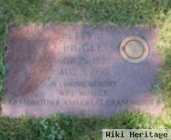 Betty J Riggle