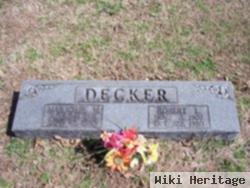 Robert Lee "bob" Decker