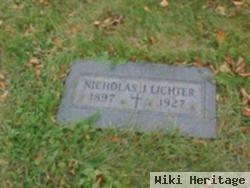 Nicholas J Lichter