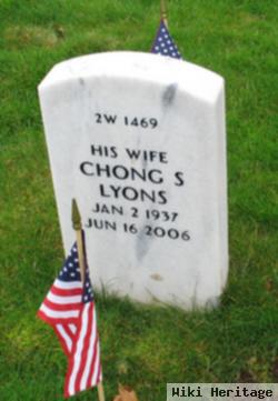 Chong S Lyons