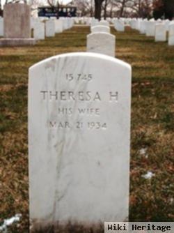 Theresa H Deane