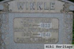 Daniel R Winkle