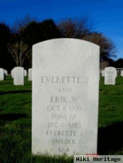 Everette J Snyder