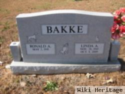 Linda A Bakke