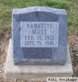 Nannette Mott