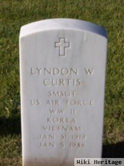 Lyndon W Curtis