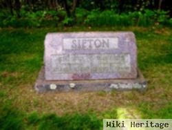 Henry Sifton