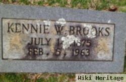 Kennie W Brooks