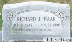 Richard J Haak