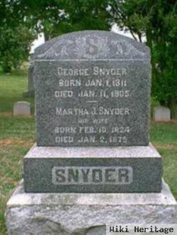 Martha J Snyder