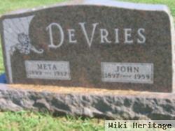 John Devries