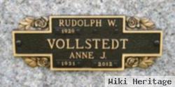 Anne J Vollstedt