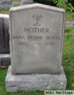 Anna Resnik Seagle