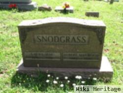 Laura Mae Sinnett Snodgrass