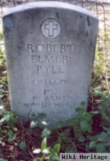 Robert Elmer Pyle
