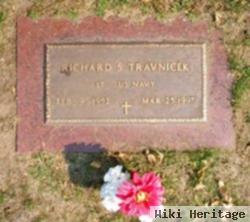 Richard S Travnicek