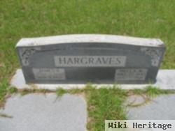 Della W Hargraves