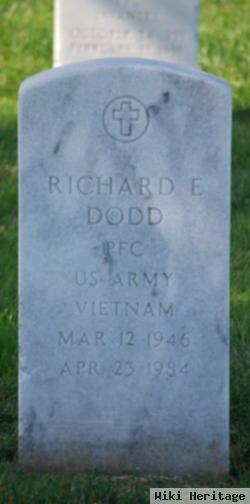 Richard E Dodd