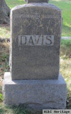 Earl Davis