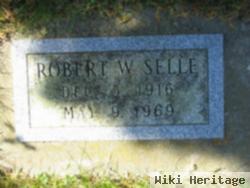 Robert W Selle