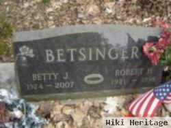 Betty J Betsinger