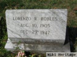 Lorenzo R Robles