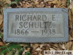 Richard E Schultz