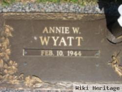 Annie M Wyatt